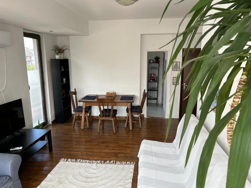 Lovely Apartment In Villa In בוקרשט מראה חיצוני תמונה